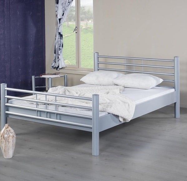 Lea metalen bed